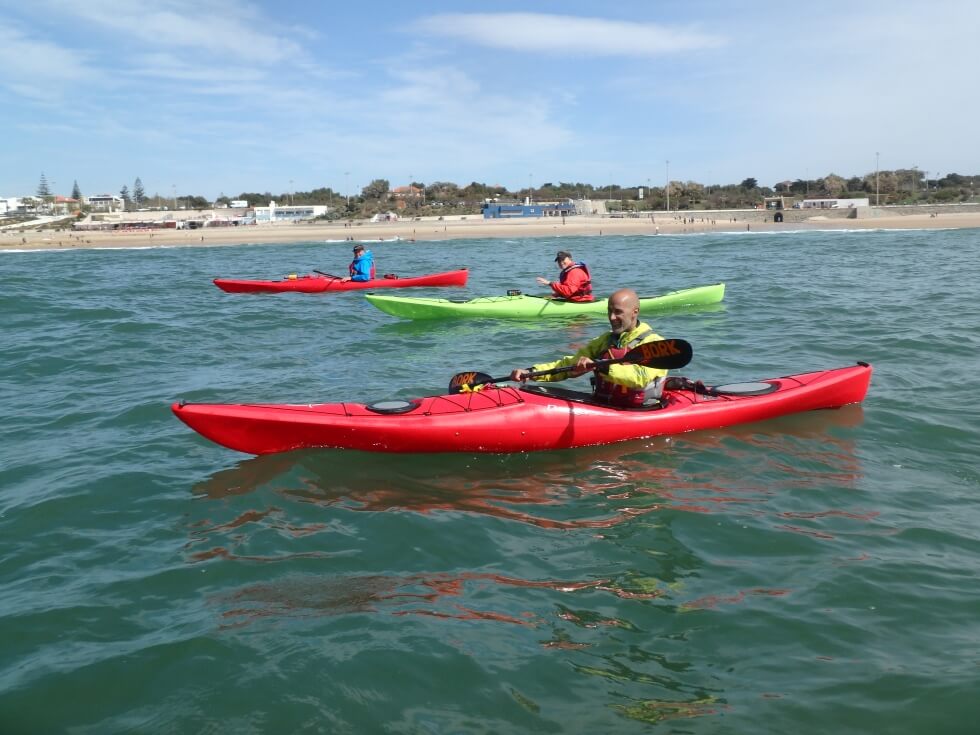 Aprende kayak de mar, toma un curso de kayak de mar.