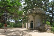 Descobre a magia de Sintra através desta caminhada histórica